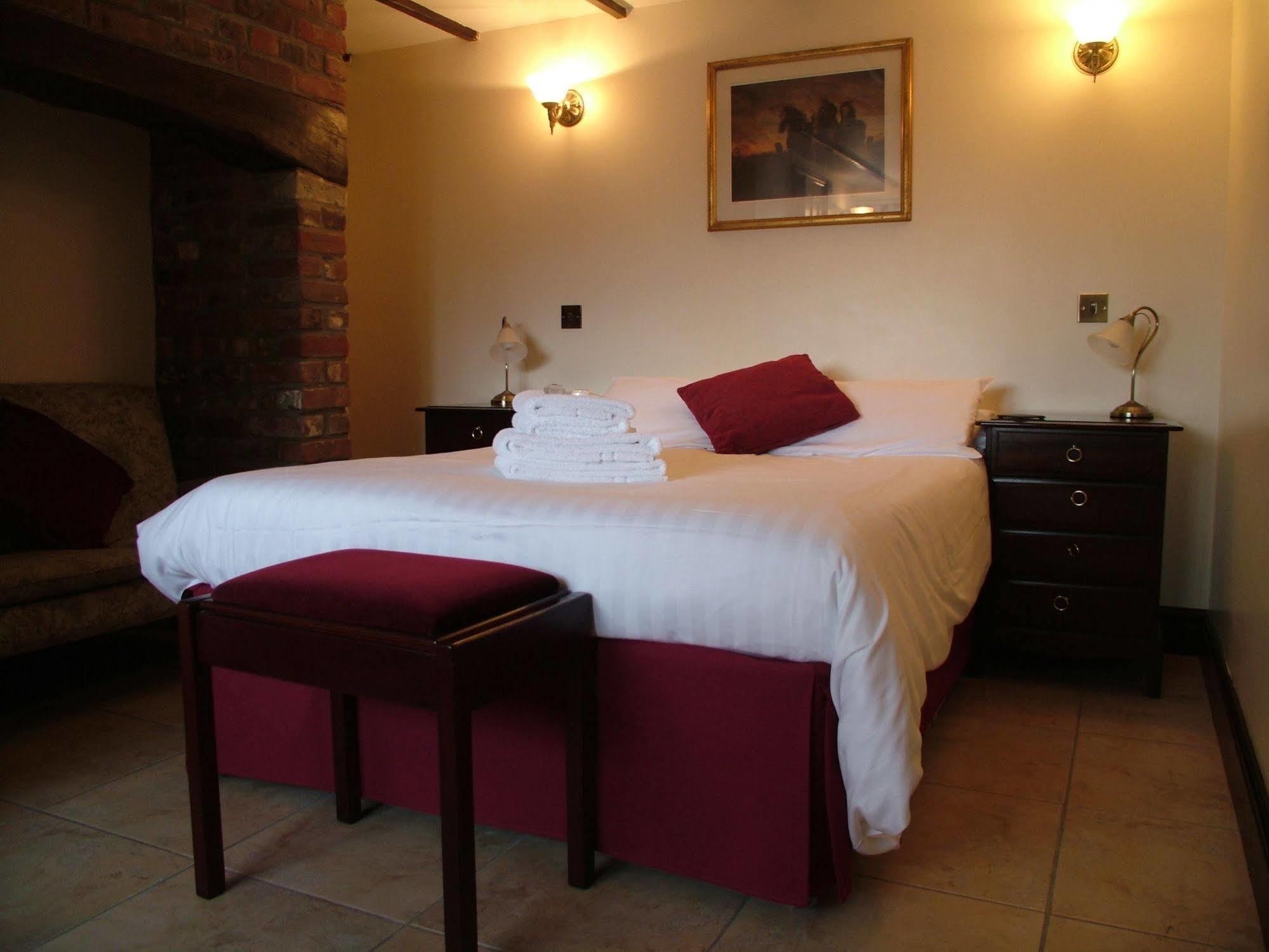 The Crown Hotel Mundford المظهر الخارجي الصورة