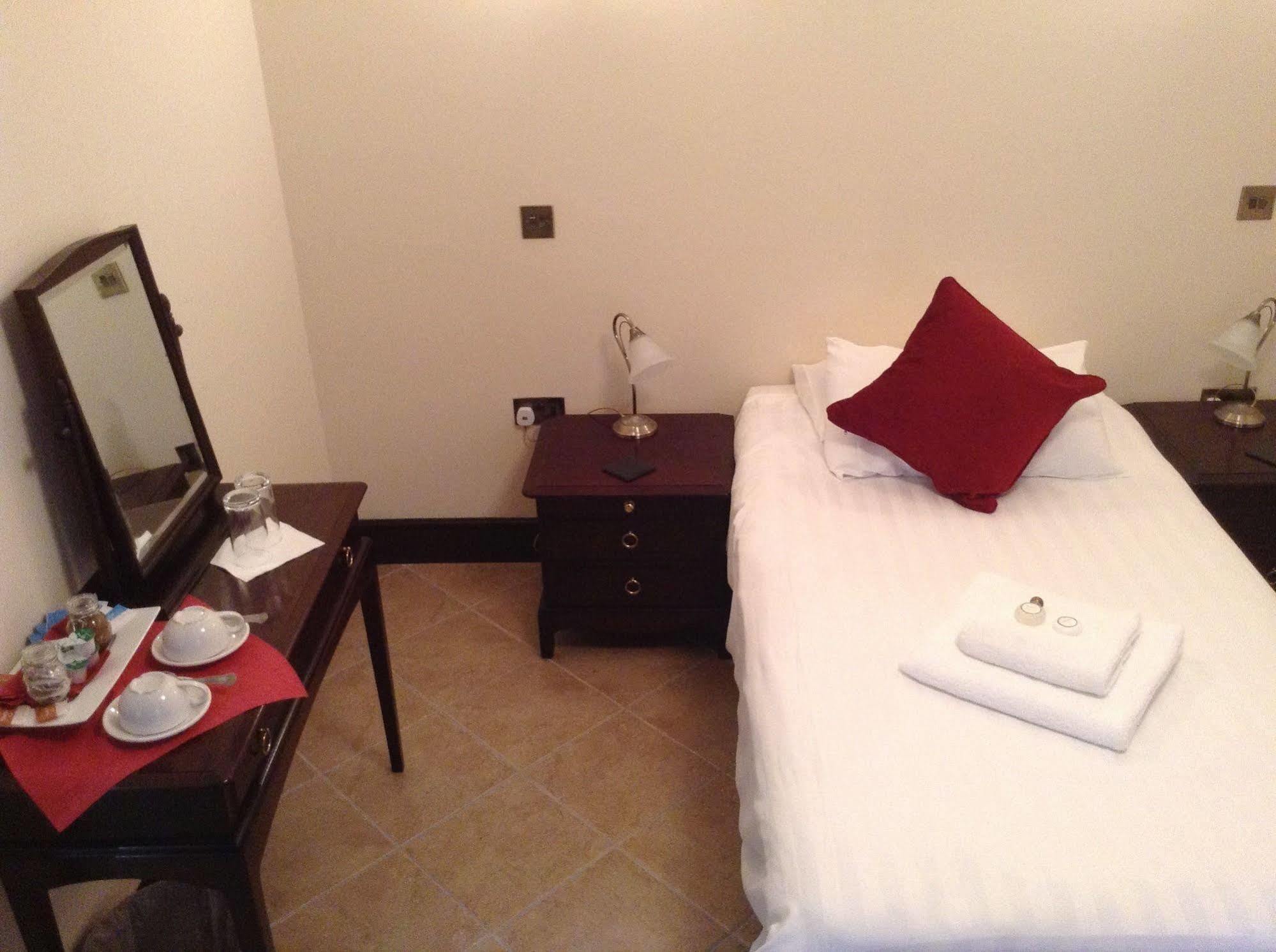 The Crown Hotel Mundford المظهر الخارجي الصورة